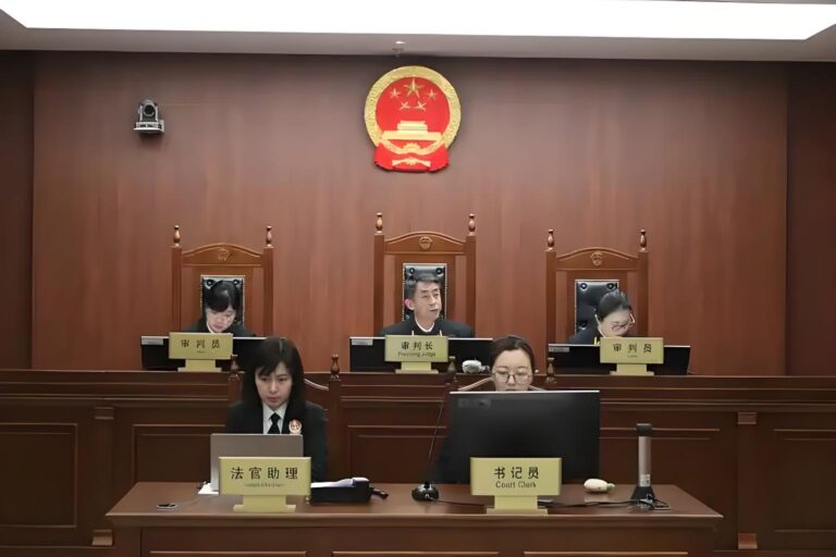 文山银都佳园业主”被签”合同, 无人制得住业委会?!